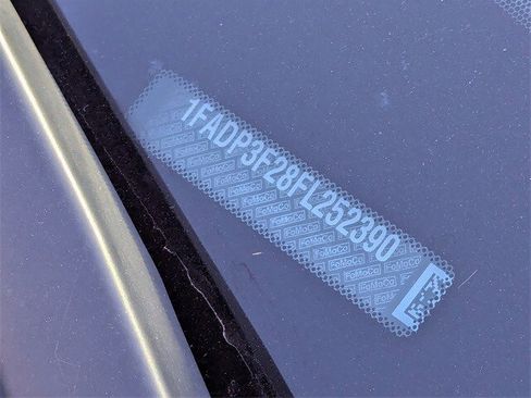 Used 2015 Ford Focus SE image 10