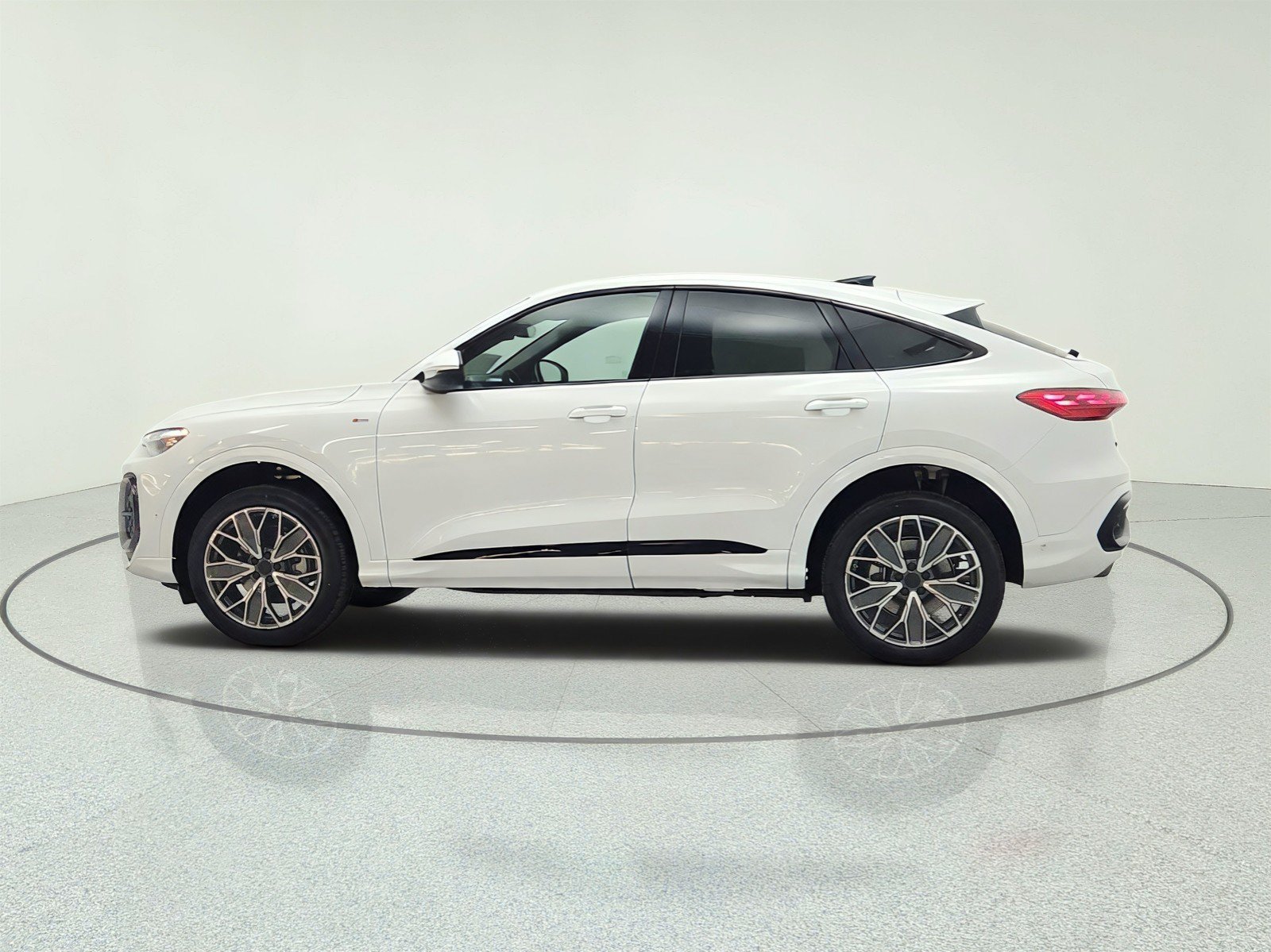 New 2026 Audi Q5 Premium Plus AWD/4WD image 8