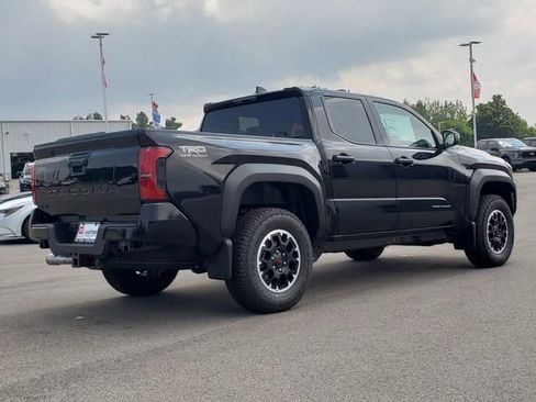 New 2025 Toyota Tacoma TRD Off-Road AWD/4WD image 5