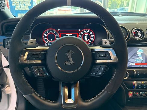 Used 2020 Ford Mustang Shelby GT500 w/ Carbon Fiber Track Pack RWD image 20