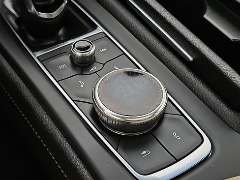 Certified 2022 Cadillac CT5 Luxury w/ Sun And Sound Package image 25