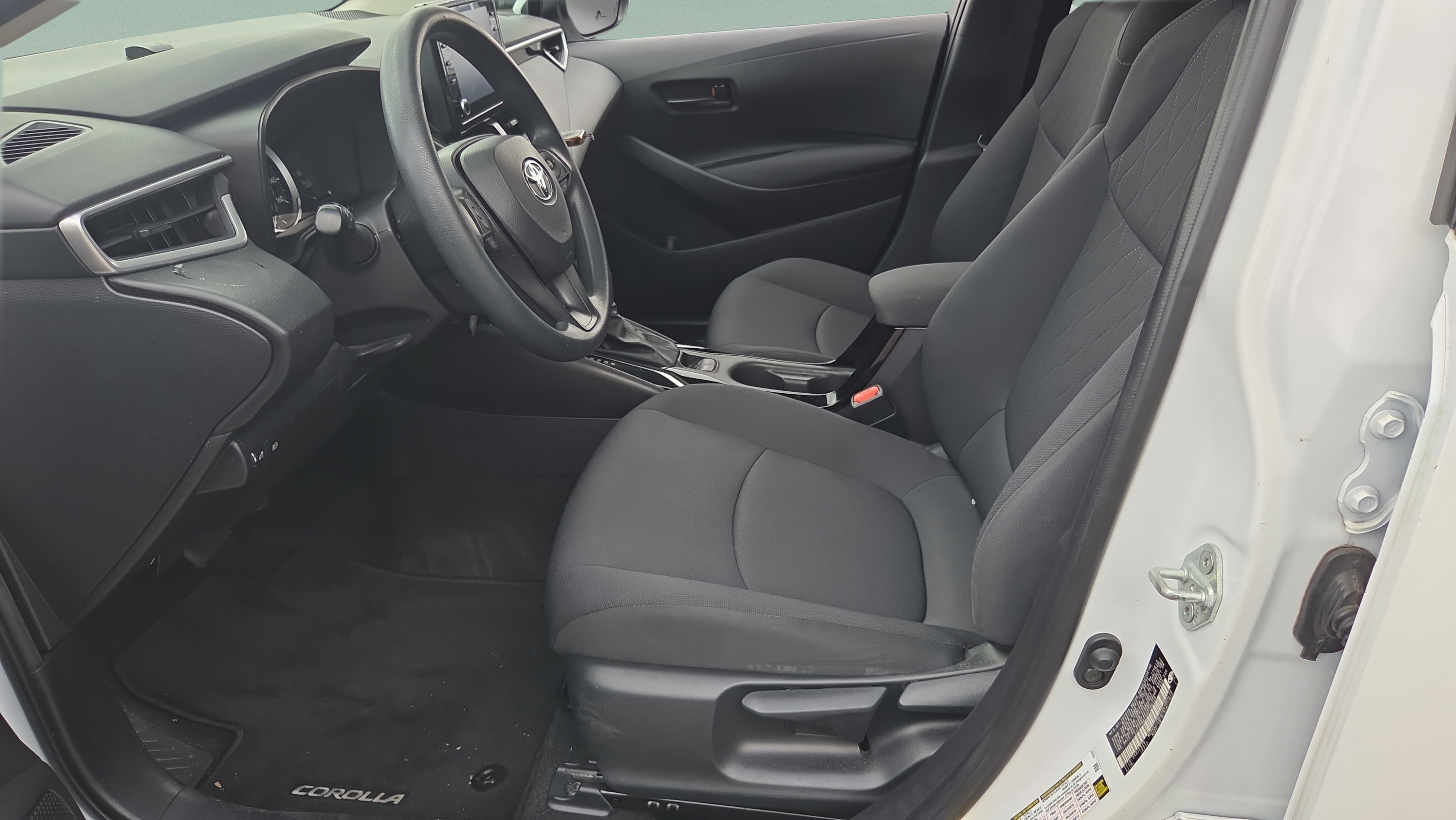 Used 2022 Toyota Corolla LE FWD image 11