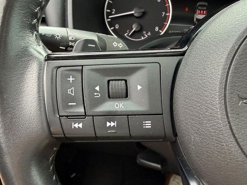 Used 2023 Nissan Rogue SV w/ SV Premium B Package FWD image 18