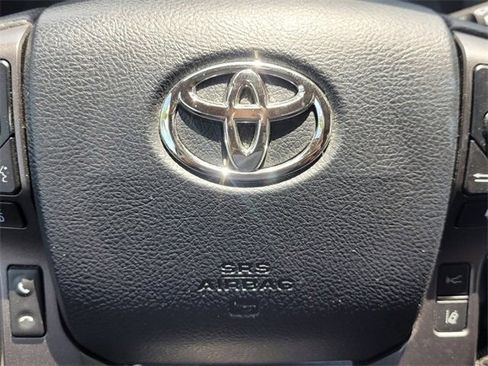 Used 2018 Toyota Tacoma TRD Sport w/ Technology Package RWD image 20