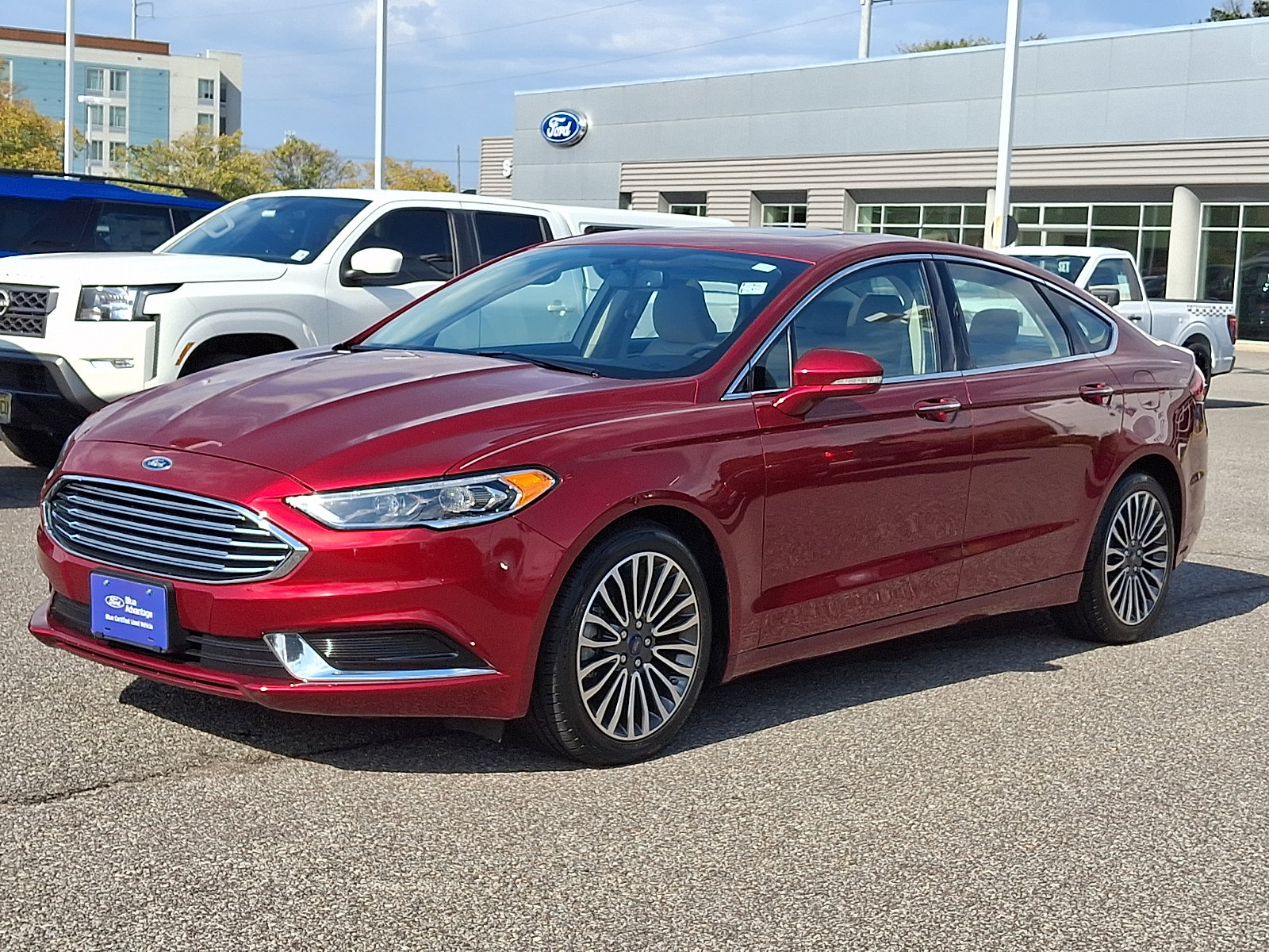 Certified 2018 Ford Fusion SE w/ Fusion SE Technology Package FWD image 5