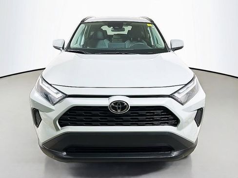 Used 2022 Toyota RAV4 XLE w/ Convenience Package AWD/4WD image 2