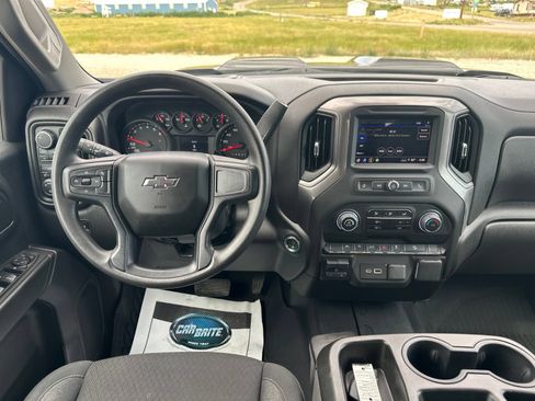 Used 2025 Chevrolet Silverado 1500 Custom Trail Boss w/ Dark Appearance Package AWD/4WD image 19
