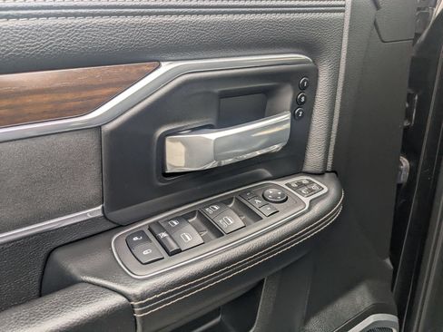 Used 2023 RAM 2500 Laramie AWD/4WD image 12
