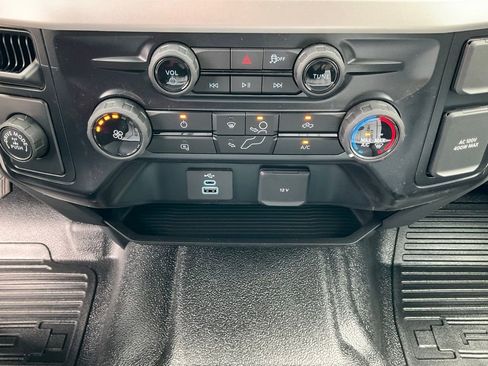 New 2025 Ford F250 XL w/ XL Chrome Package image 40