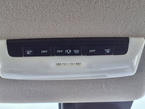 Used 2025 Nissan Versa SV FWD image 29