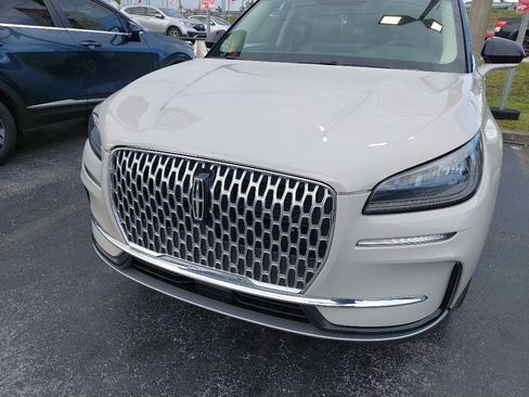 Used 2024 Lincoln Corsair FWD image 2