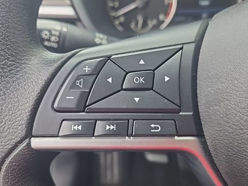Used 2024 Nissan Altima 2.5 SV FWD image 16