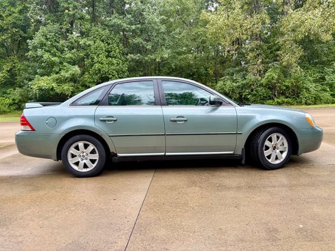 Used 2007 Mercury Montego Luxury FWD image 10