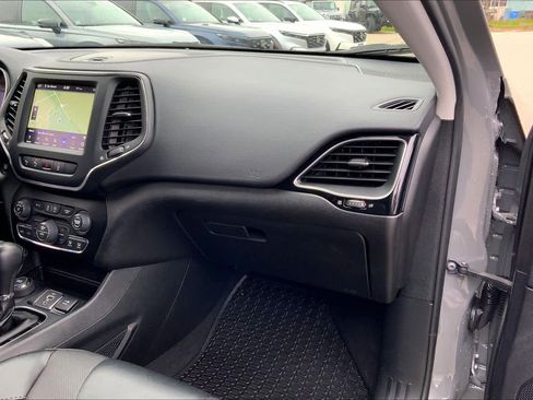 Used 2023 Jeep Cherokee Altitude Lux AWD/4WD image 19