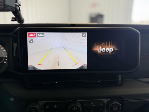 Used 2025 Jeep Gladiator Rubicon image 16