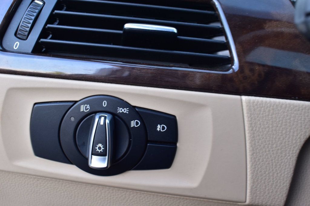 Used 2011 BMW 328i Sedan w/ Premium Pkg RWD image 32