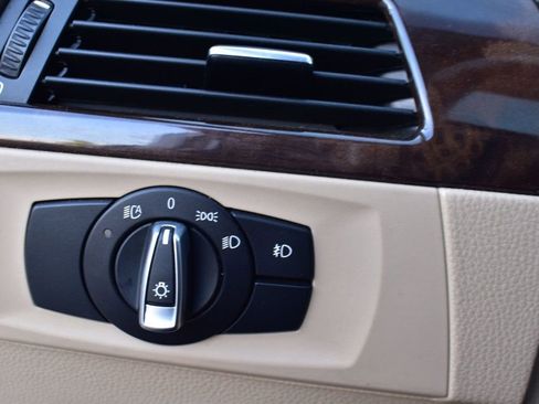 Used 2011 BMW 328i Sedan w/ Premium Pkg image 32