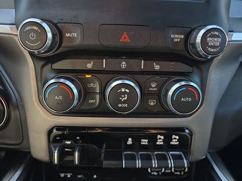 Used 2019 RAM 1500 Big Horn AWD/4WD image 19