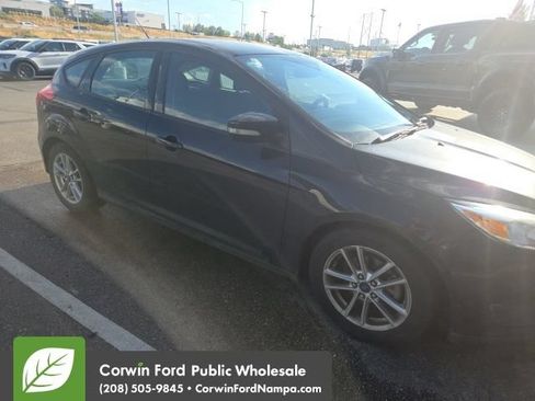 Used 2015 Ford Focus SE FWD image 5