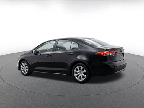 Used 2025 Toyota Corolla LE FWD image 6