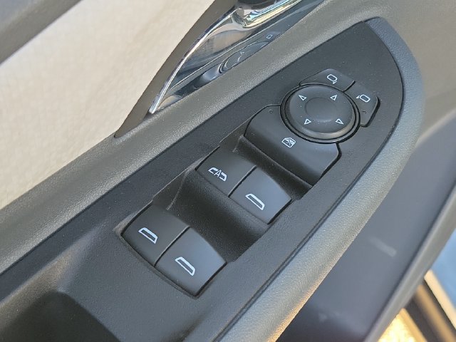 Used 2017 Chevrolet Bolt LT FWD image 6