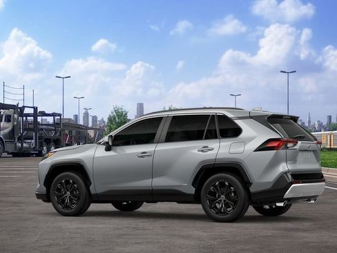 New 2025 Toyota RAV4 SE image 5
