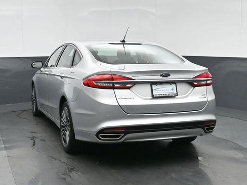 Used 2017 Ford Fusion SE image 5