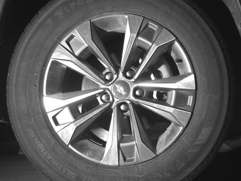 Used 2025 Chevrolet Equinox LT FWD image 13