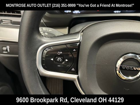 Used 2022 Volvo XC90 T5 Momentum image 18