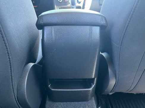 Used 2016 Ford Focus SE w/ SE Cold Weather Package FWD image 13