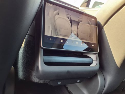 Used 2025 Tesla Model 3 Long Range RWD image 22