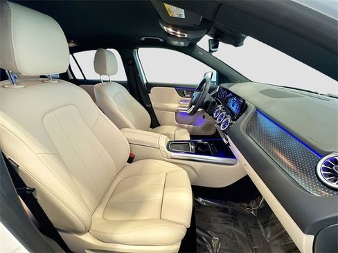 Certified 2025 Mercedes-Benz GLA 250 4MATIC image 28