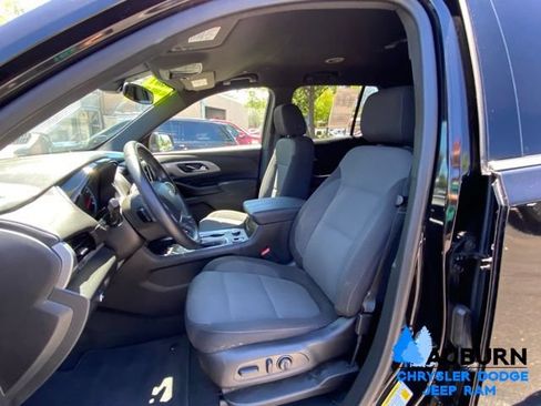 Used 2023 Chevrolet Traverse LT FWD image 34