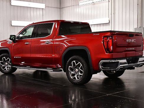 Used 2024 GMC Sierra 1500 SLT w/ SLT Premium Package AWD/4WD image 5