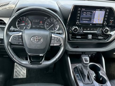 Used 2020 Toyota Highlander Limited image 15