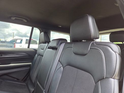 Used 2024 Jeep Grand Cherokee L Laredo AWD/4WD image 24