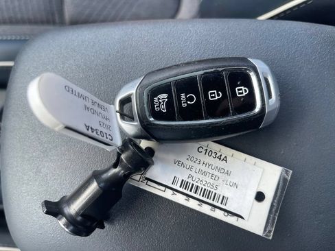 Used 2023 Hyundai Venue Limited w/ Cargo Package FWD image 31