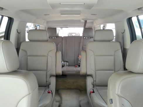 Used 2016 Chevrolet Suburban LT RWD image 39