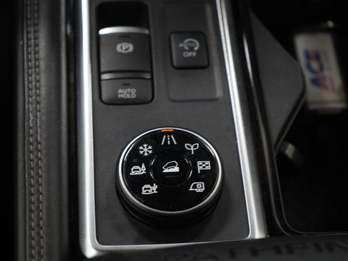 Used 2024 Nissan Pathfinder Platinum AWD/4WD image 22