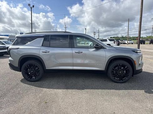 New 2026 Chevrolet Traverse LT w/ Driver Confidence Package FWD image 8