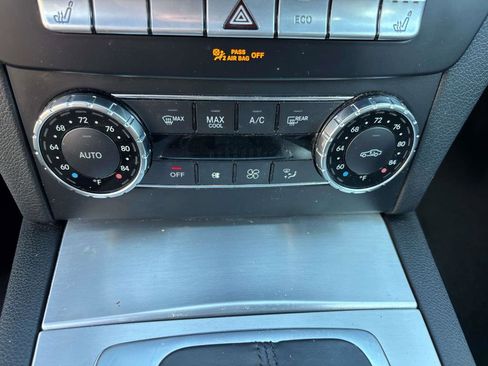 Used 2013 Mercedes-Benz C 300 Sport image 21