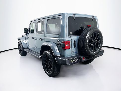 Used 2025 Jeep Wrangler Sahara image 5