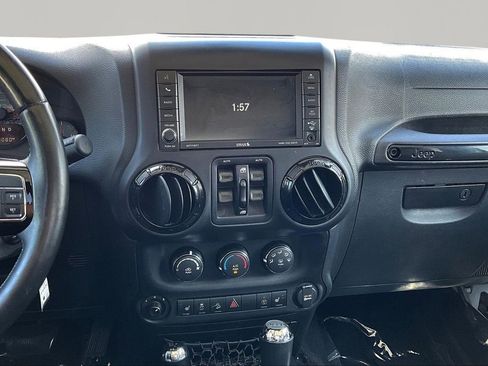 Used 2016 Jeep Wrangler Unlimited Sahara AWD/4WD image 12