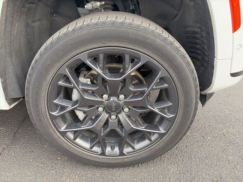 Used 2024 Jeep Grand Cherokee L Summit image 4