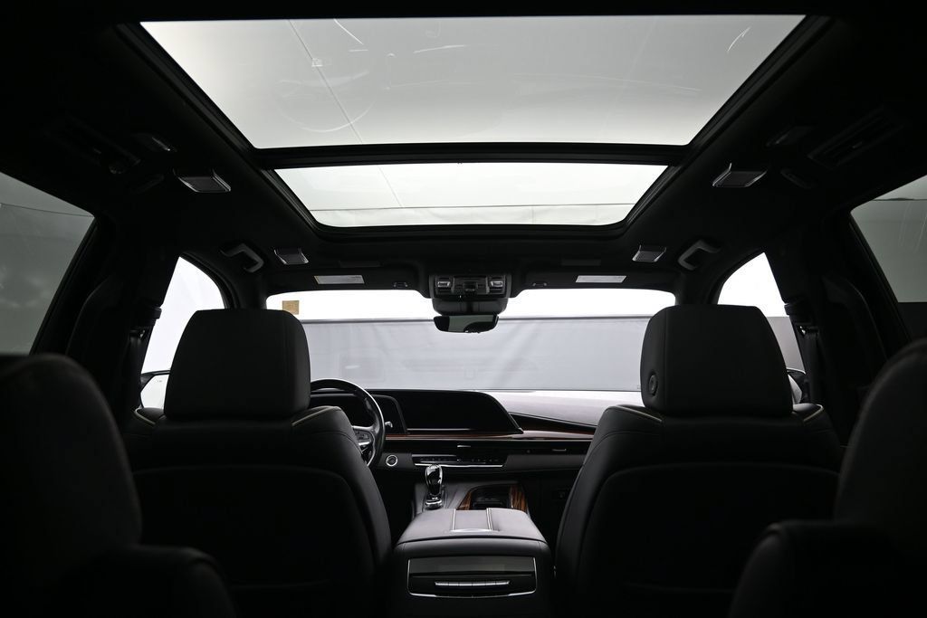 Used 2022 Cadillac Escalade ESV Premium Luxury w/ Performance Package AWD/4WD image 28