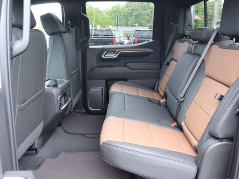 New 2026 Chevrolet Silverado 1500 High Country w/ Technology Package AWD/4WD image 23