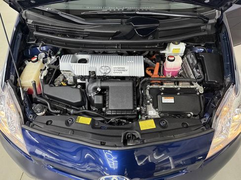 Used 2015 Toyota Prius Four image 7