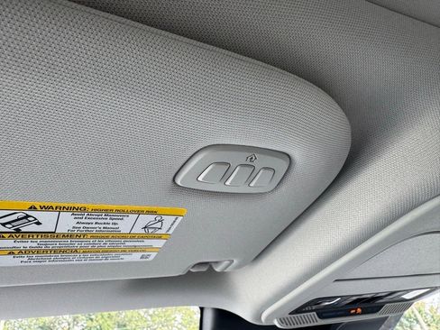 New 2025 Ford Expedition Active image 13