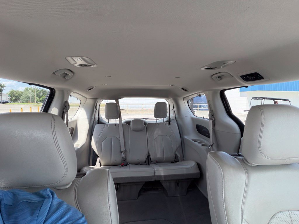 Used 2020 Chrysler Pacifica Touring-L Plus FWD image 47