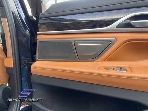 Used 2022 BMW 750Li xDrive AWD/4WD image 24